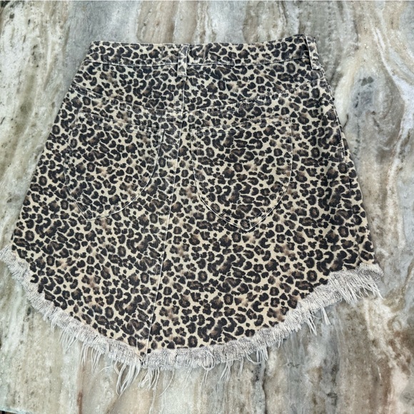 Women’s FREE PEOPLE Bailey leopard print high rise denim mini skirt- Size 25 - Picture 4 of 5